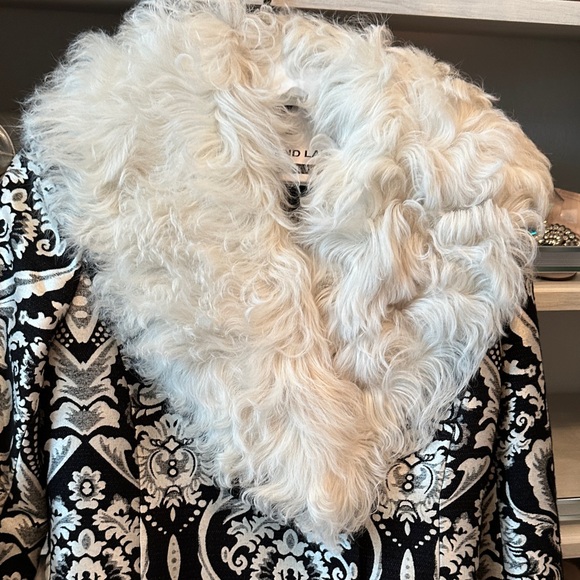 Alice + Olivia Black and White Long Sleeve Coat with Faux Fur - Picture 2 of 6